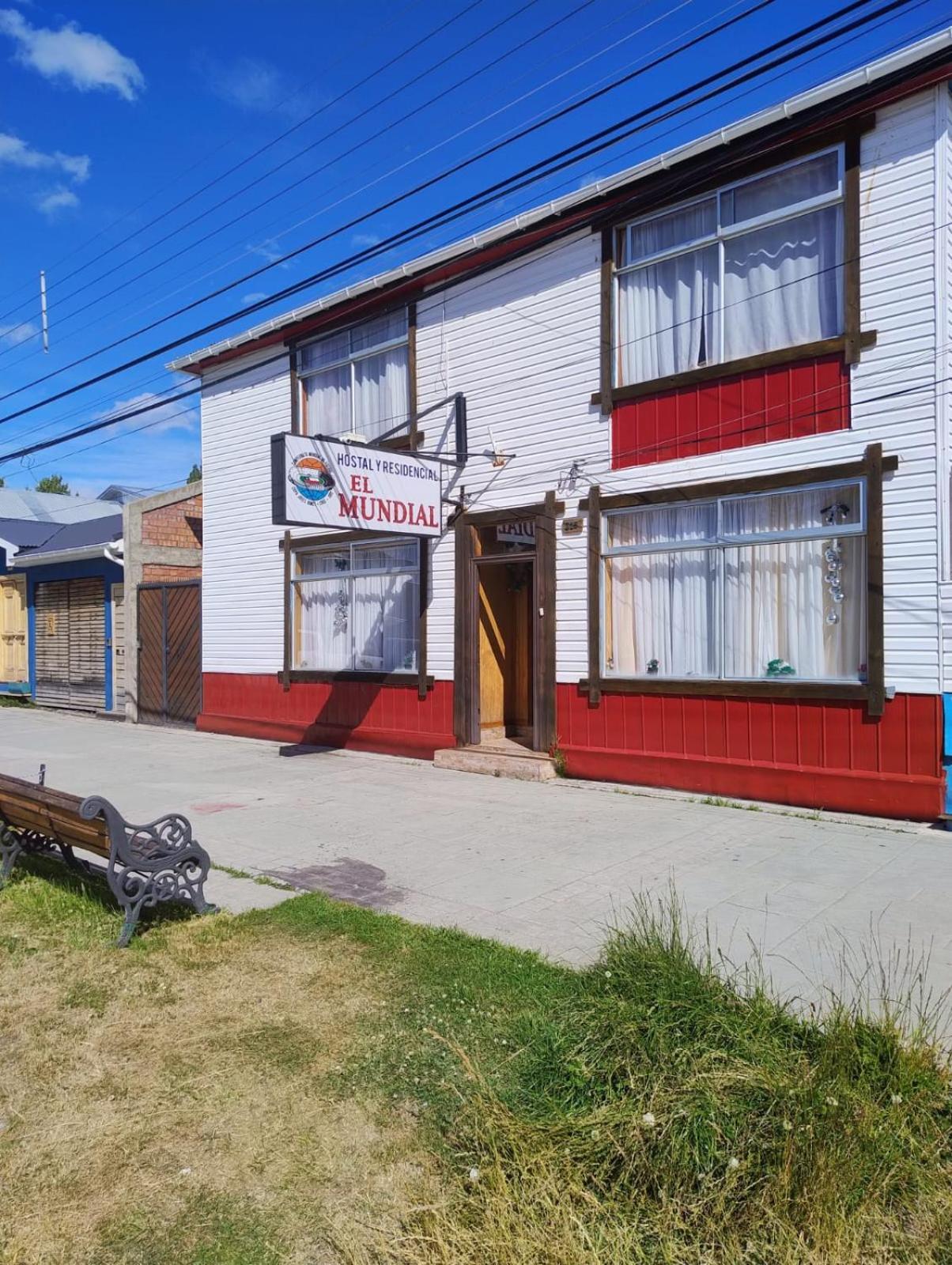 Hostal Y Residencial El Mundial Puerto Natales Exteriör bild